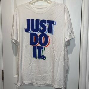 Men’s XL The Nike Tee